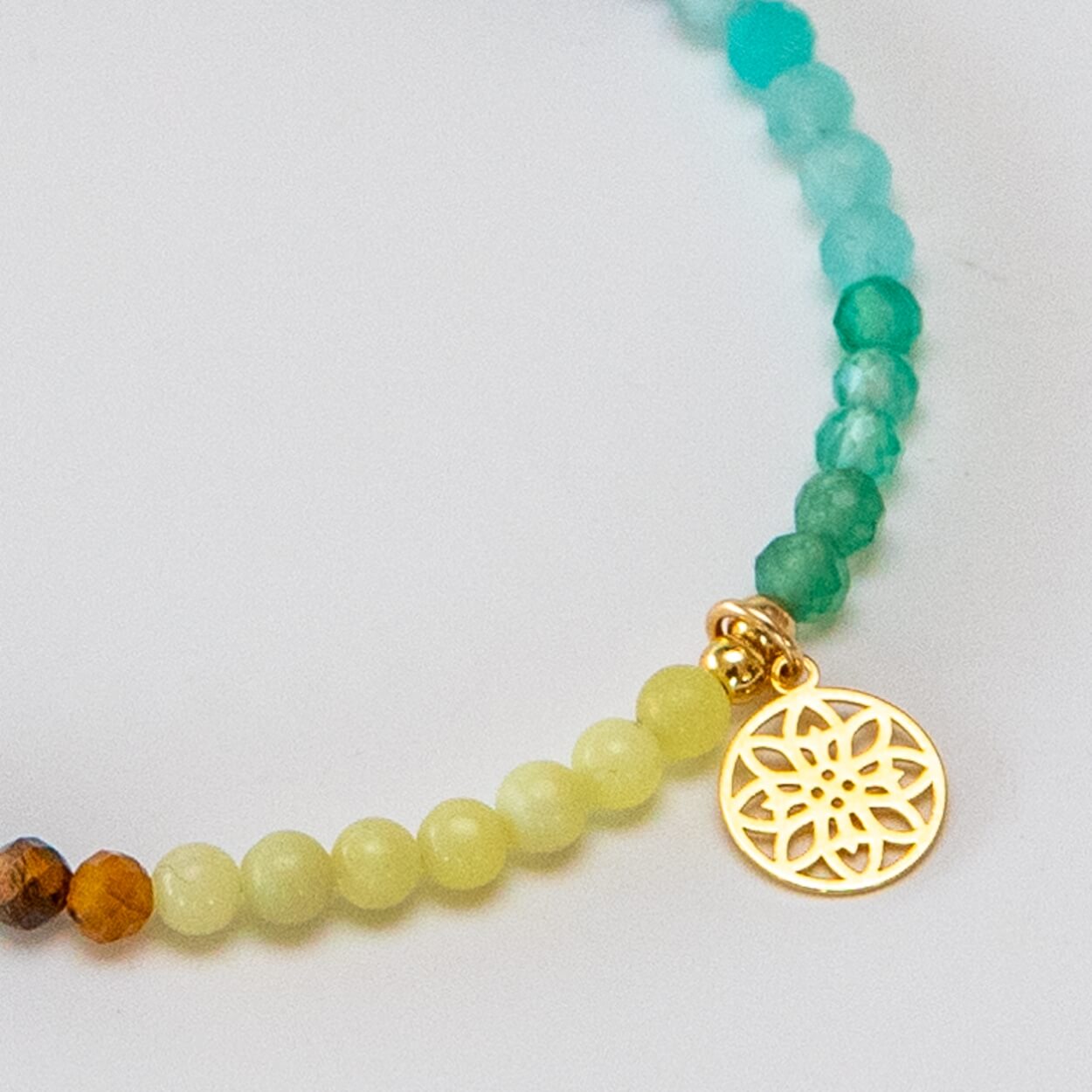 Chakra Armband mit vergoldeter Lebensblume